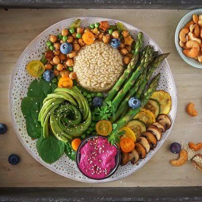 naturreis bowl mit avocado